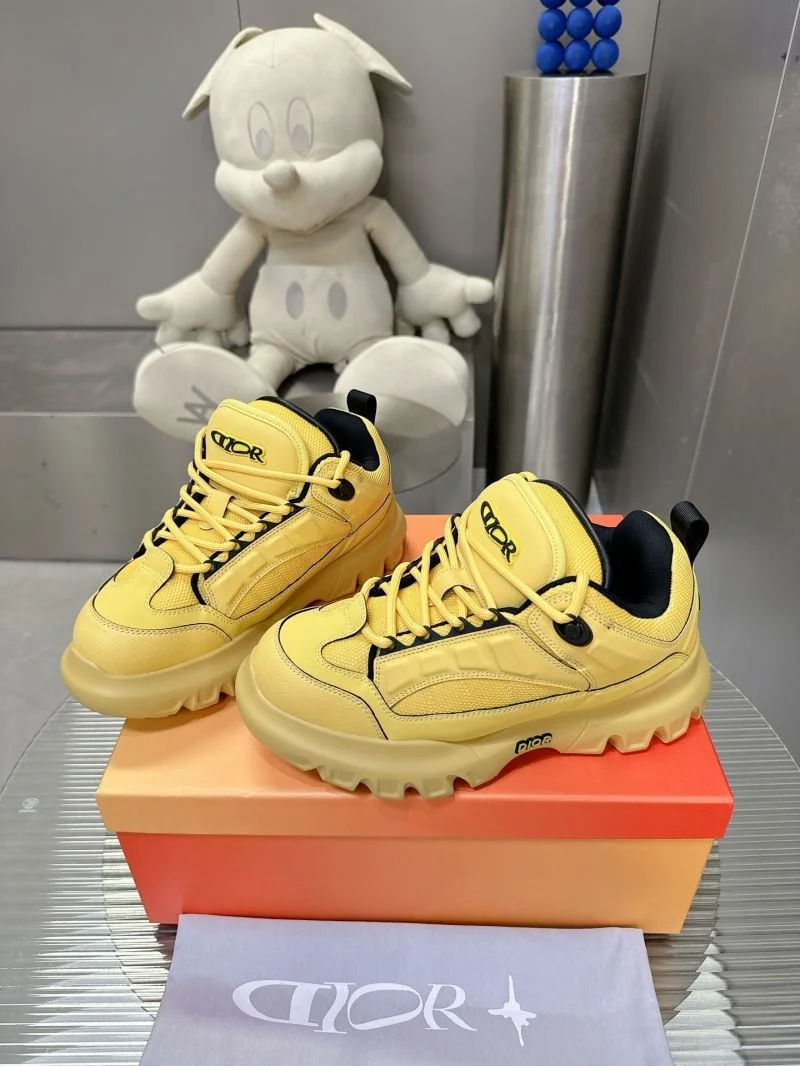 MultiPurpose Louis Vuitton Trainer Sneaker 31529
