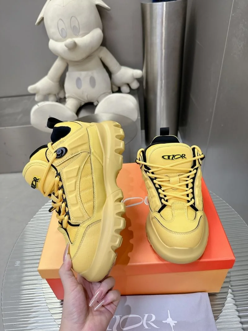 MultiPurpose Louis Vuitton Trainer Sneaker 31529