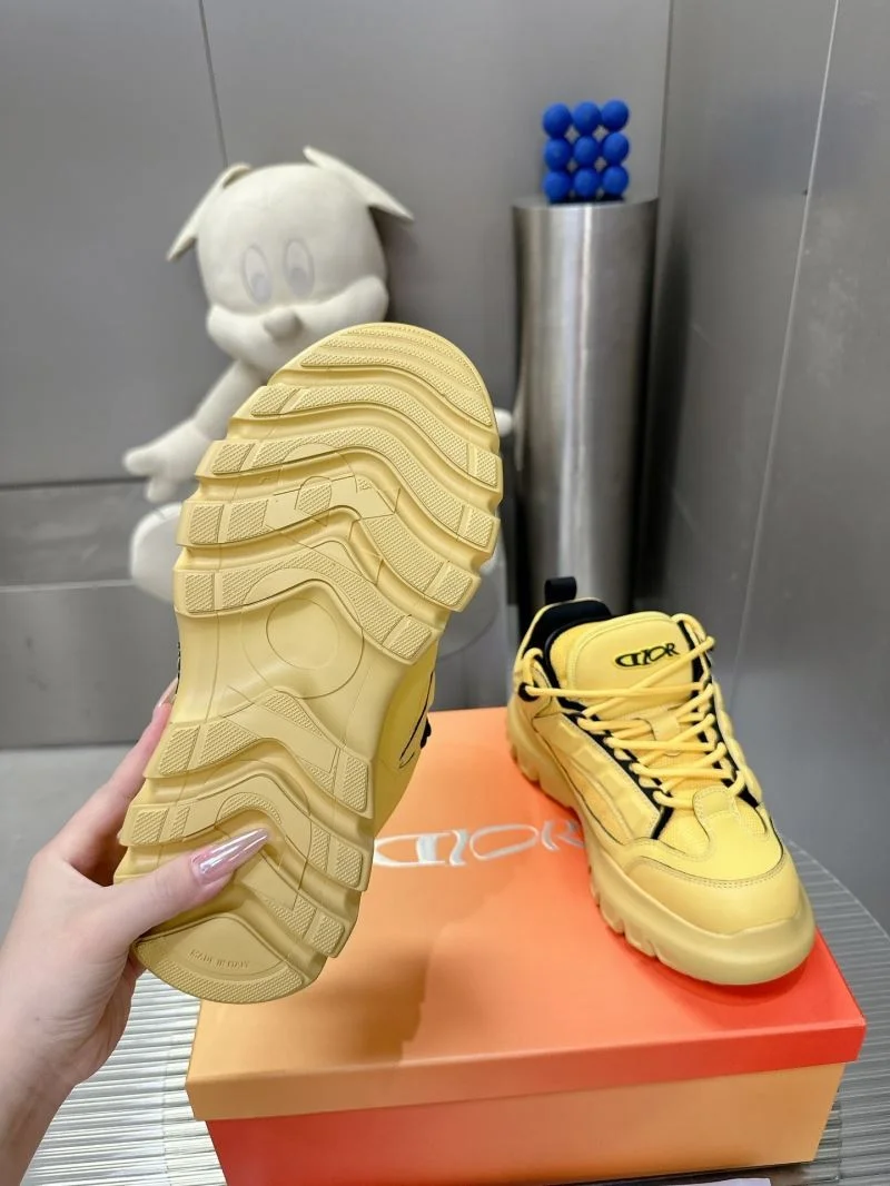 MultiPurpose Louis Vuitton Trainer Sneaker 31529