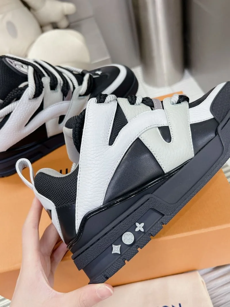 EyeCatching Louis Vuitton Trainer Sneaker 31530
