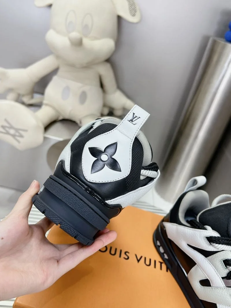 EyeCatching Louis Vuitton Trainer Sneaker 31530