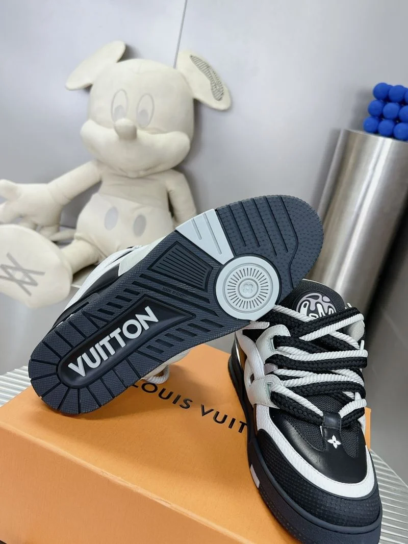 EyeCatching Louis Vuitton Trainer Sneaker 31530