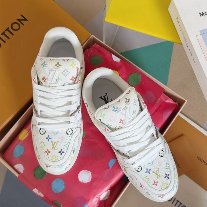 Trendy Louis Vuitton Trainer Sneaker 31534