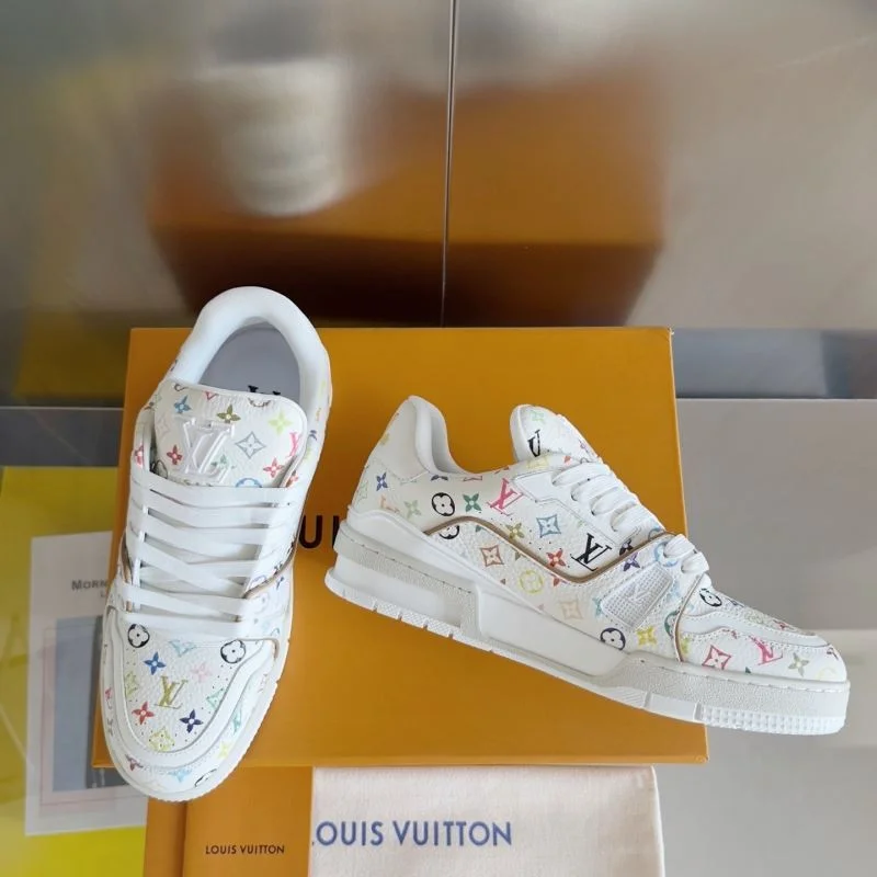 Trendy Louis Vuitton Trainer Sneaker 31534