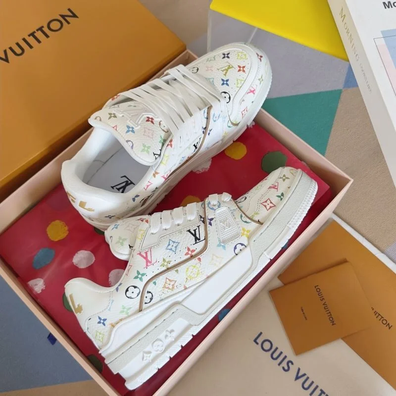 Trendy Louis Vuitton Trainer Sneaker 31534