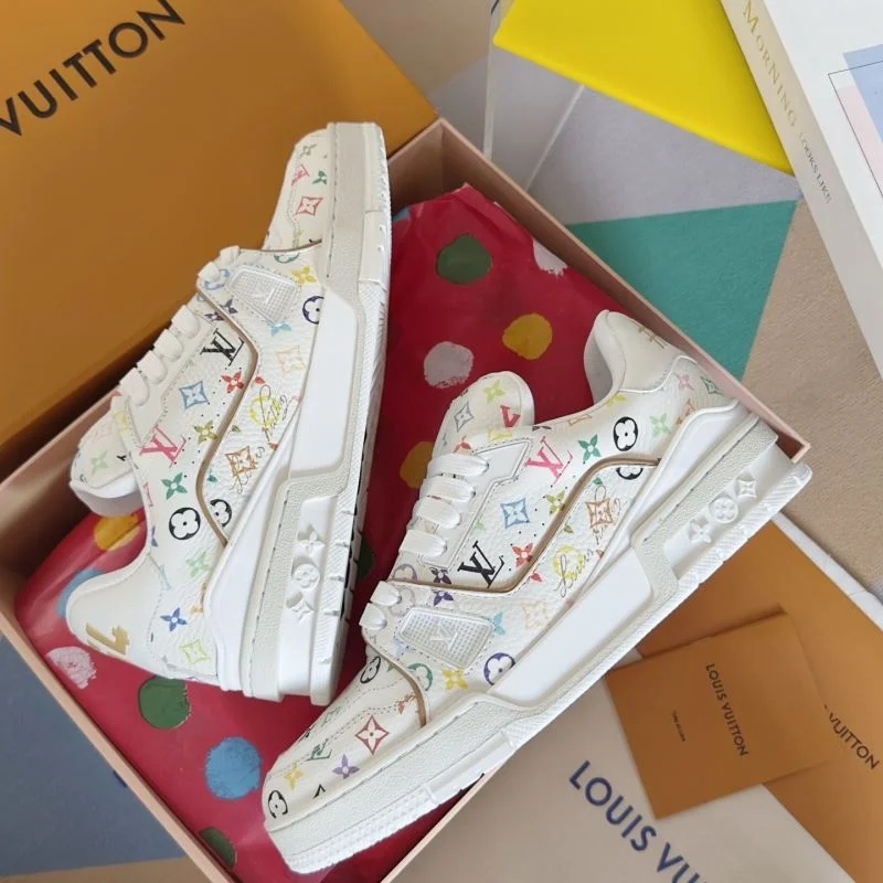 Trendy Louis Vuitton Trainer Sneaker 31534
