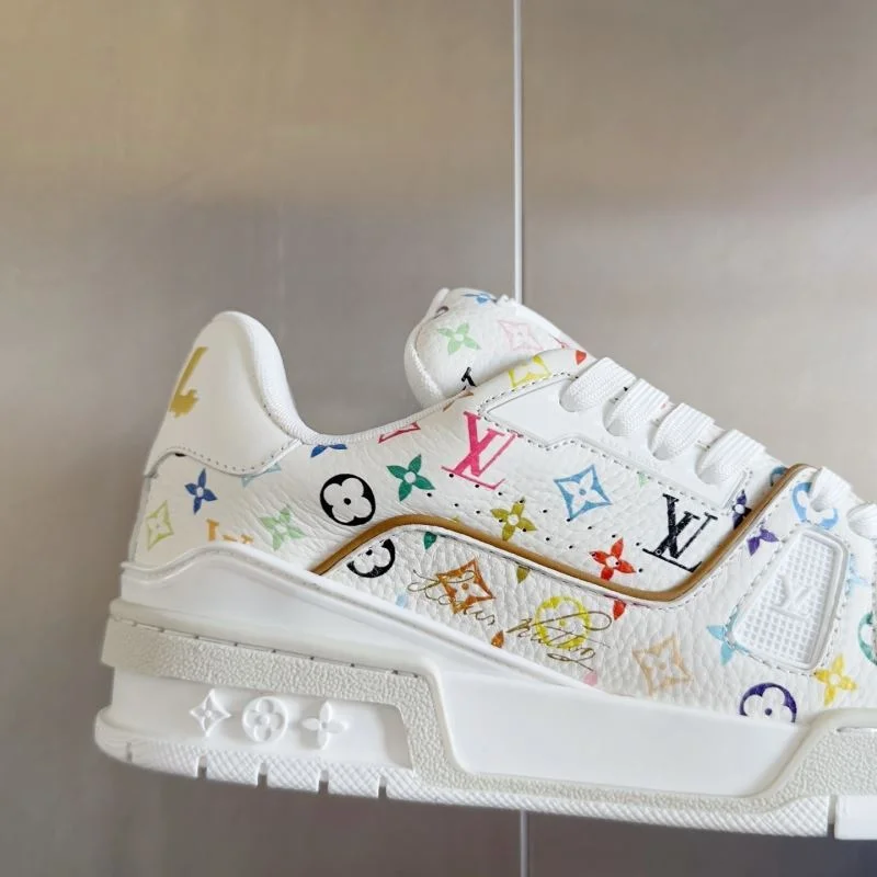 Trendy Louis Vuitton Trainer Sneaker 31534