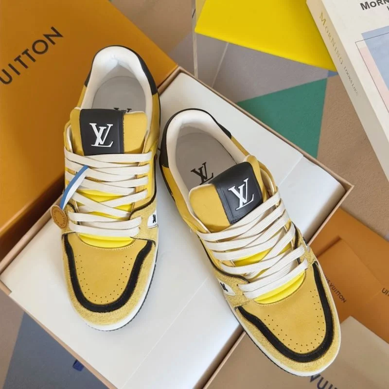 Fashionable Louis Vuitton Trainer Sneaker 31524