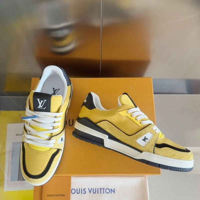 Fashionable Louis Vuitton Trainer Sneaker 31524
