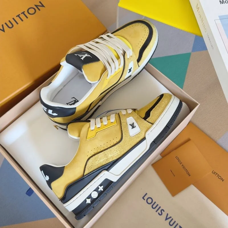 Fashionable Louis Vuitton Trainer Sneaker 31524
