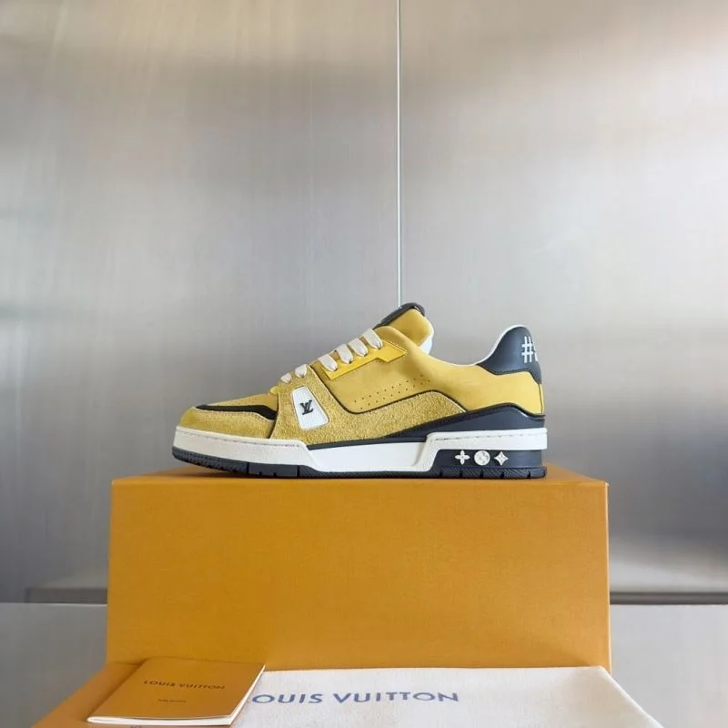 Fashionable Louis Vuitton Trainer Sneaker 31524