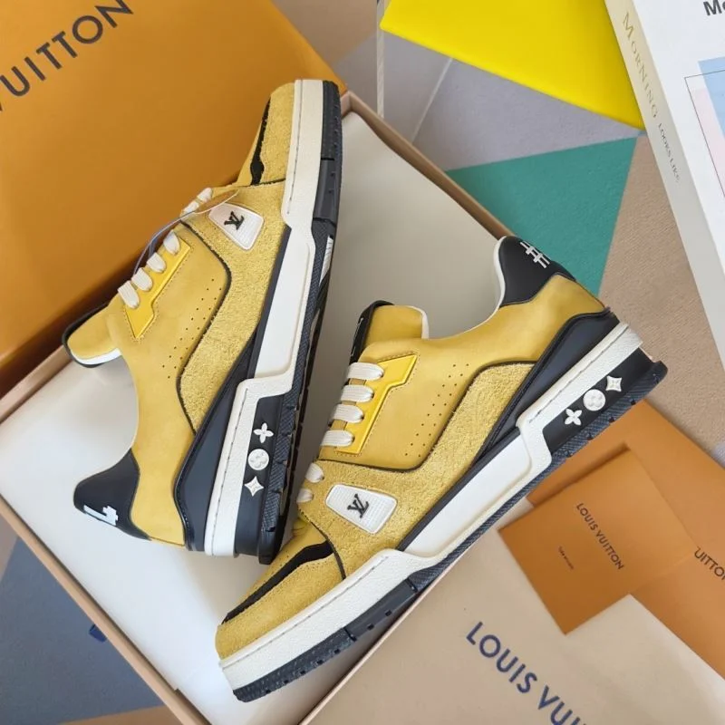 Fashionable Louis Vuitton Trainer Sneaker 31524