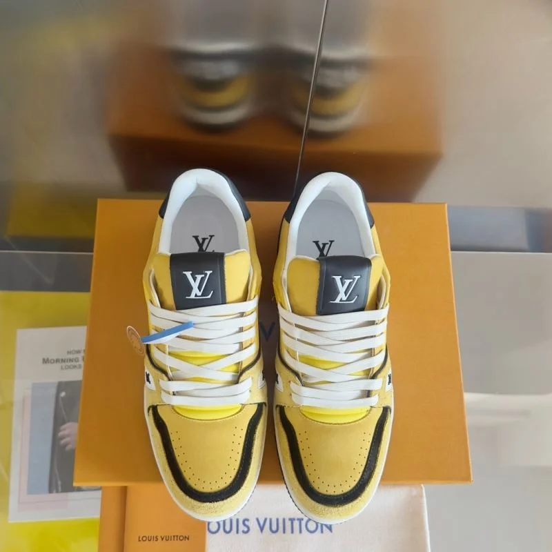 Fashionable Louis Vuitton Trainer Sneaker 31524