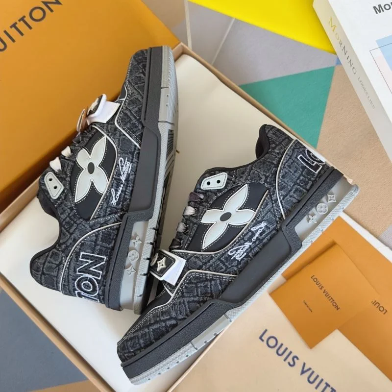 Louis Vuitton Trainer Sneaker Durable 31542
