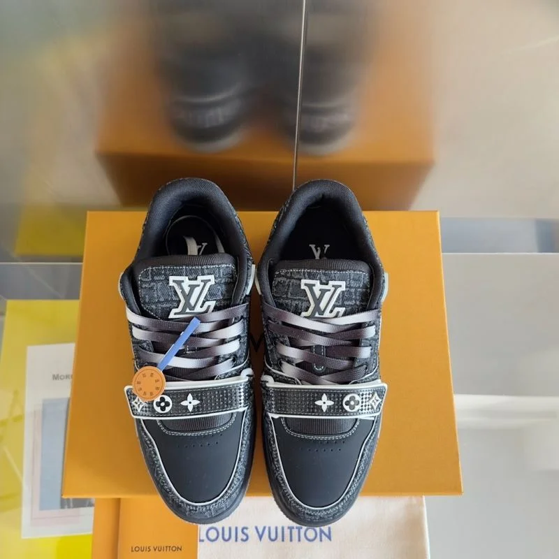 Louis Vuitton Trainer Sneaker Durable 31542