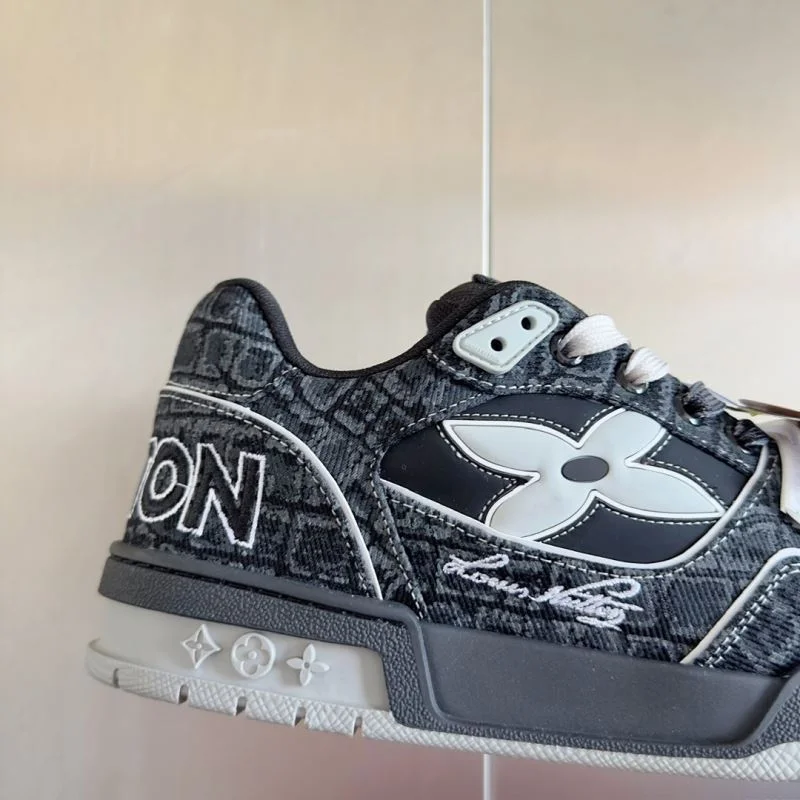Louis Vuitton Trainer Sneaker Durable 31542