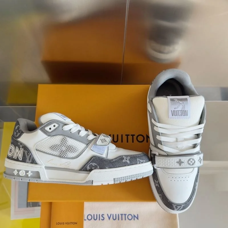 Louis Vuitton Trainer Sneaker Fashionable 31533
