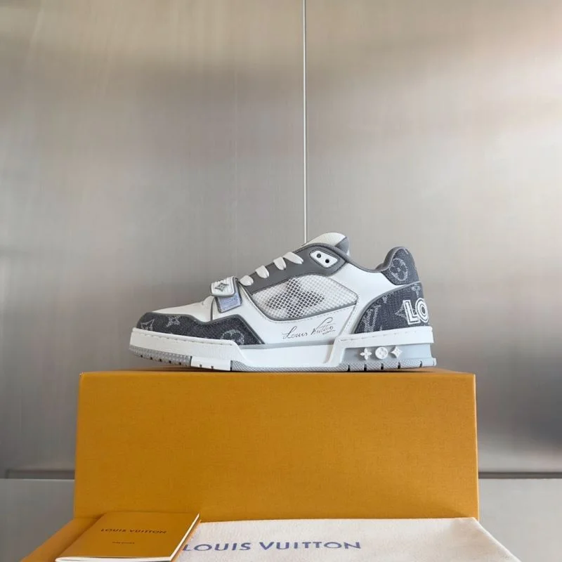 Louis Vuitton Trainer Sneaker Fashionable 31533