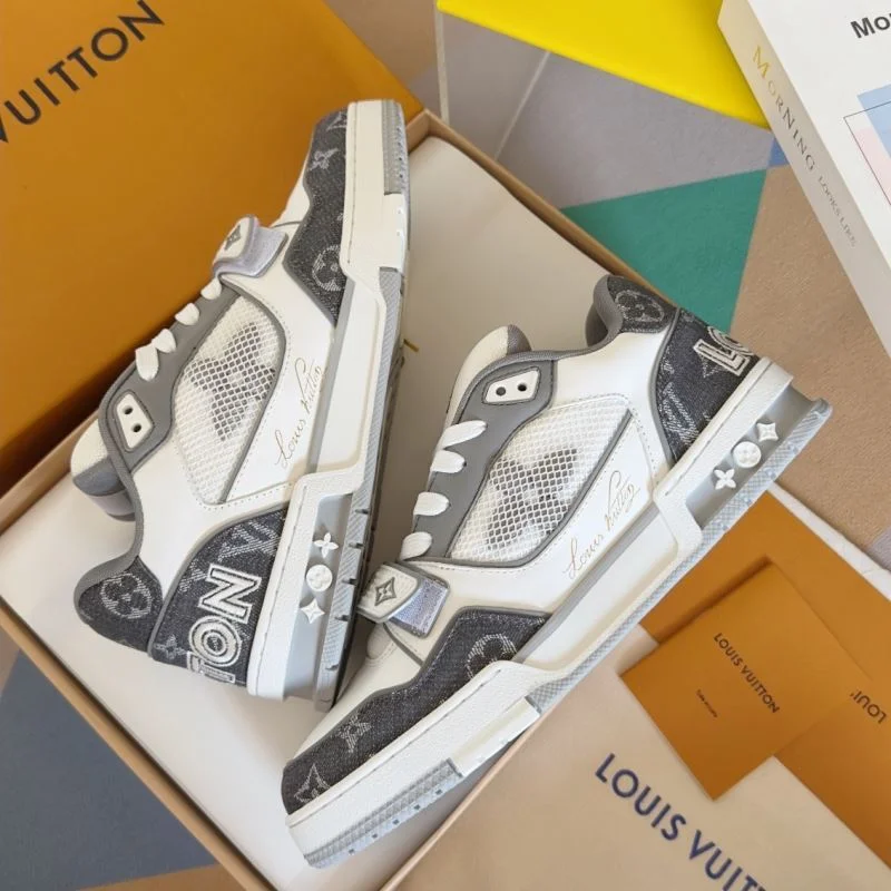Louis Vuitton Trainer Sneaker Fashionable 31533