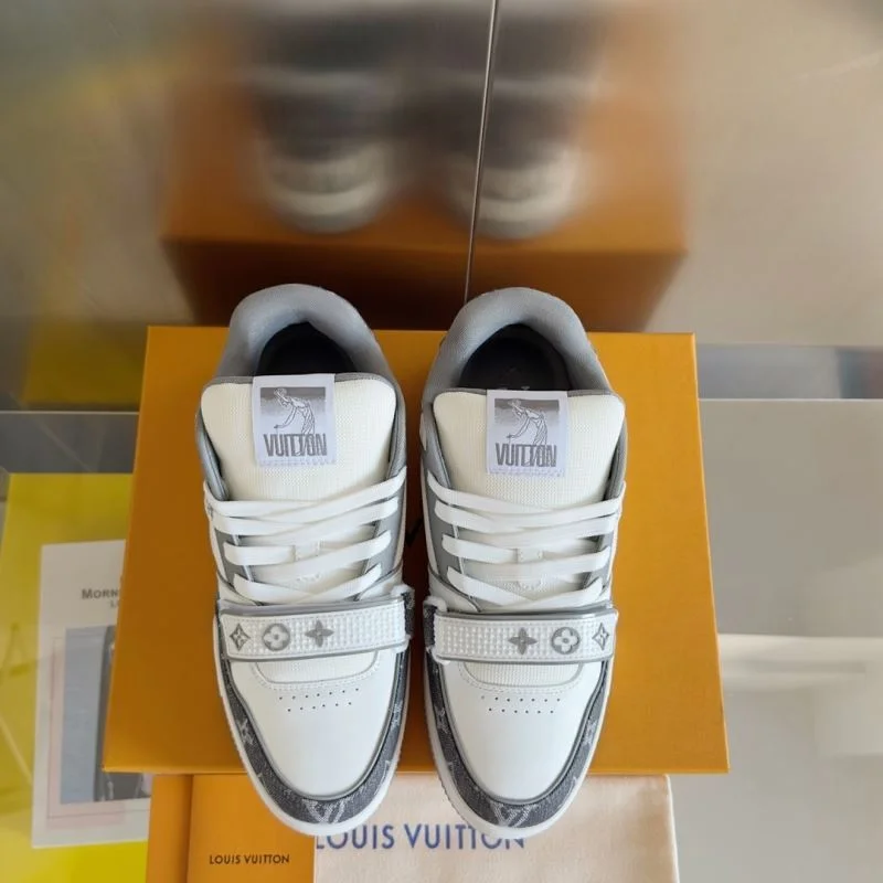 Louis Vuitton Trainer Sneaker Fashionable 31533