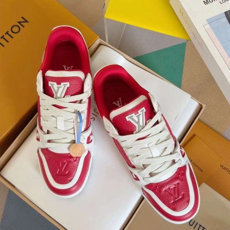 Stretchable Louis Vuitton Trainer Sneaker 31525
