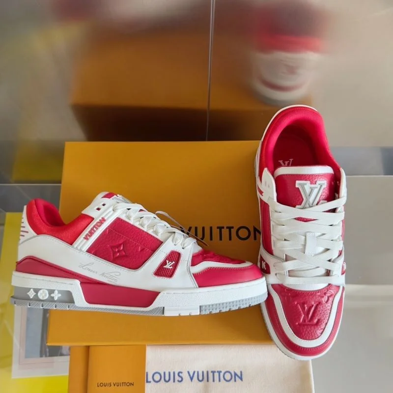 Stretchable Louis Vuitton Trainer Sneaker 31525