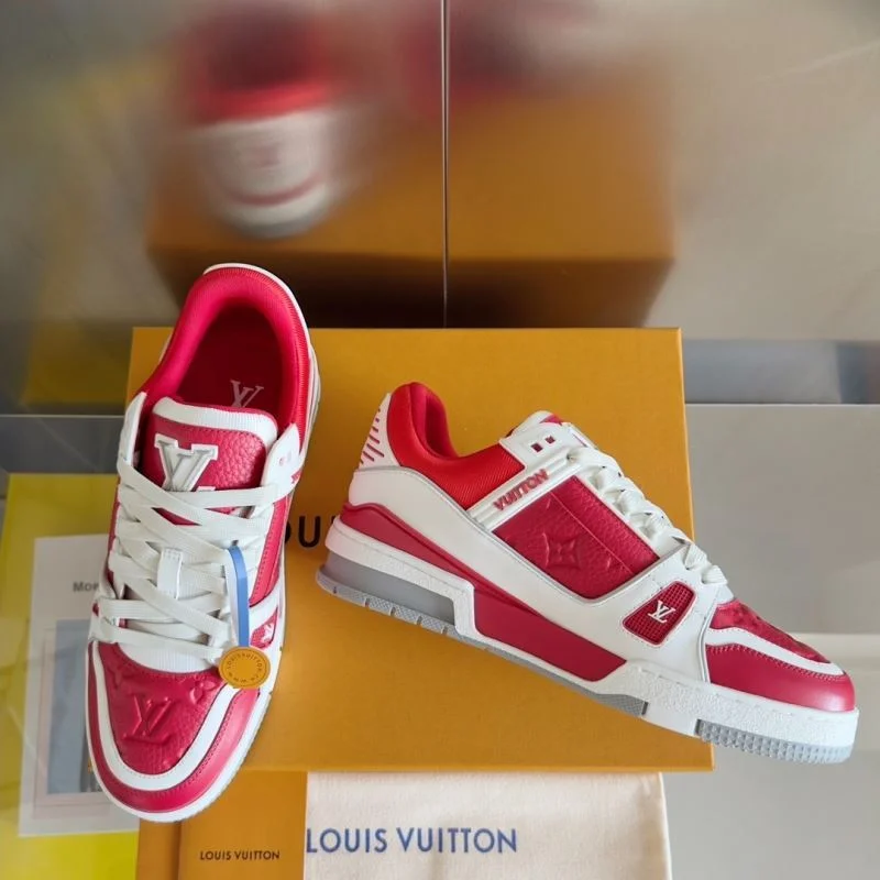 Stretchable Louis Vuitton Trainer Sneaker 31525