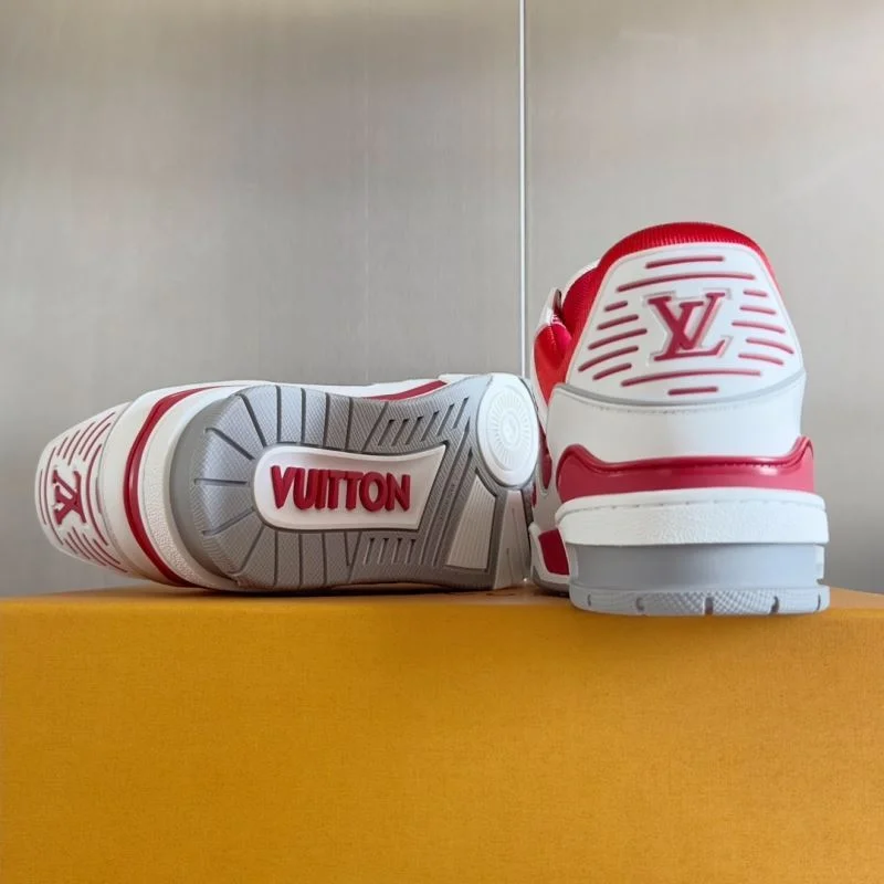 Stretchable Louis Vuitton Trainer Sneaker 31525