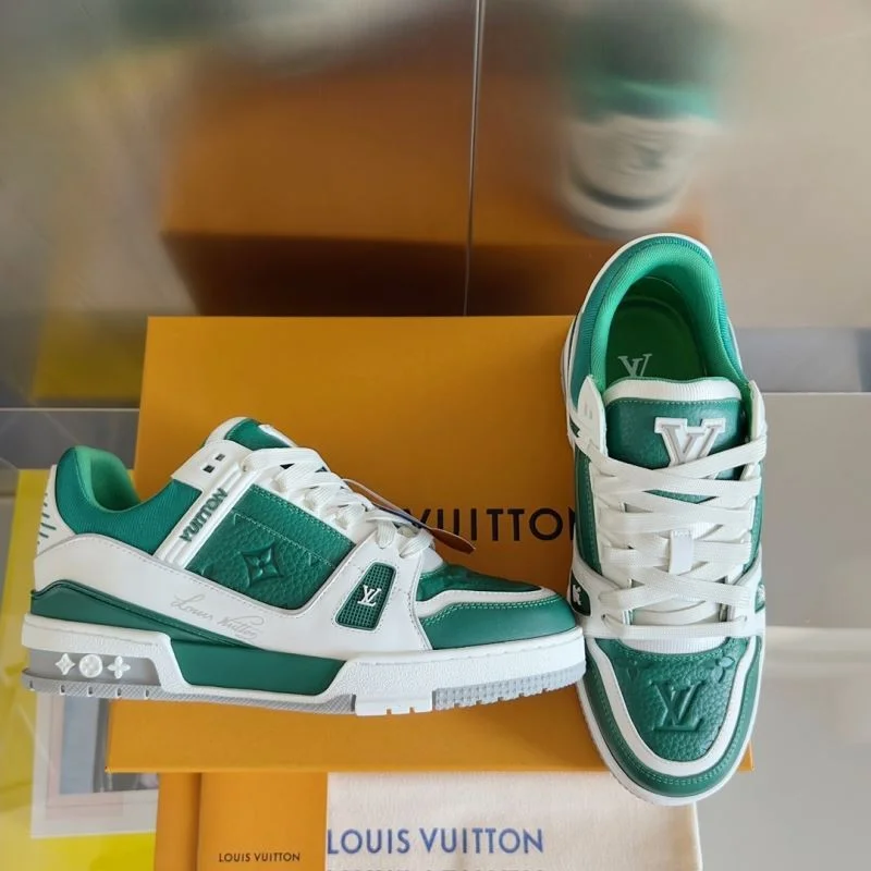 Vibrant Louis Vuitton Trainer Sneaker 31518
