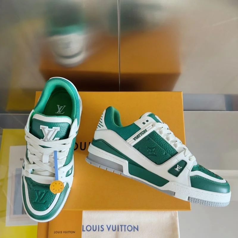 Vibrant Louis Vuitton Trainer Sneaker 31518