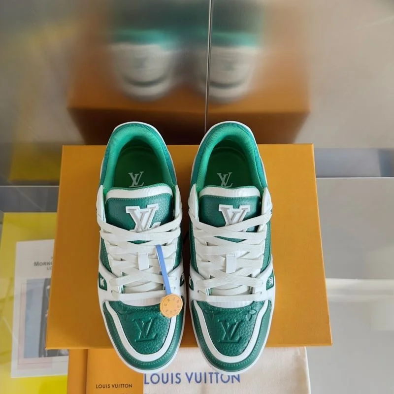 Vibrant Louis Vuitton Trainer Sneaker 31518
