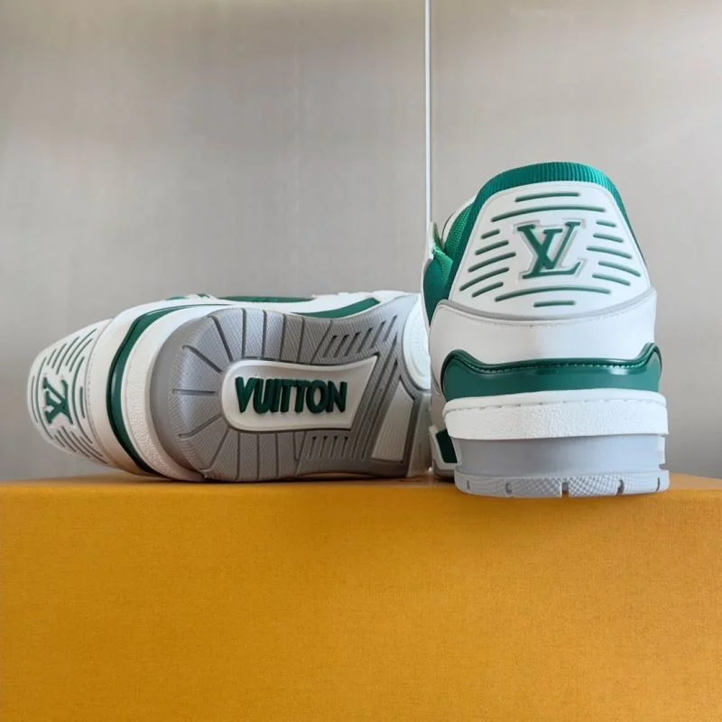 Vibrant Louis Vuitton Trainer Sneaker 31518