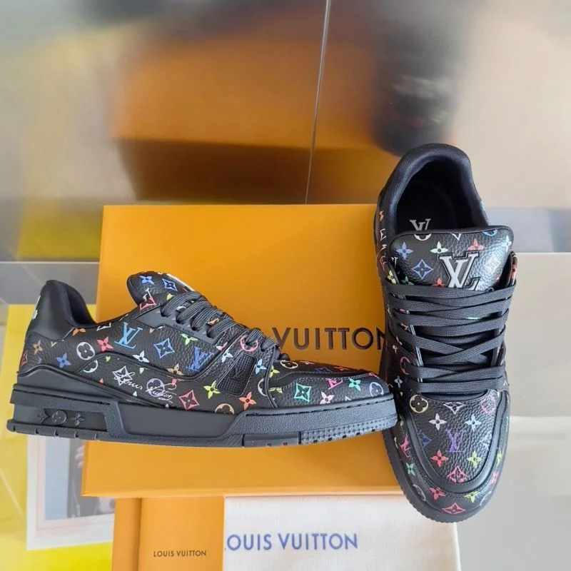 Louis Vuitton Trainer Sneaker Unisex 31517