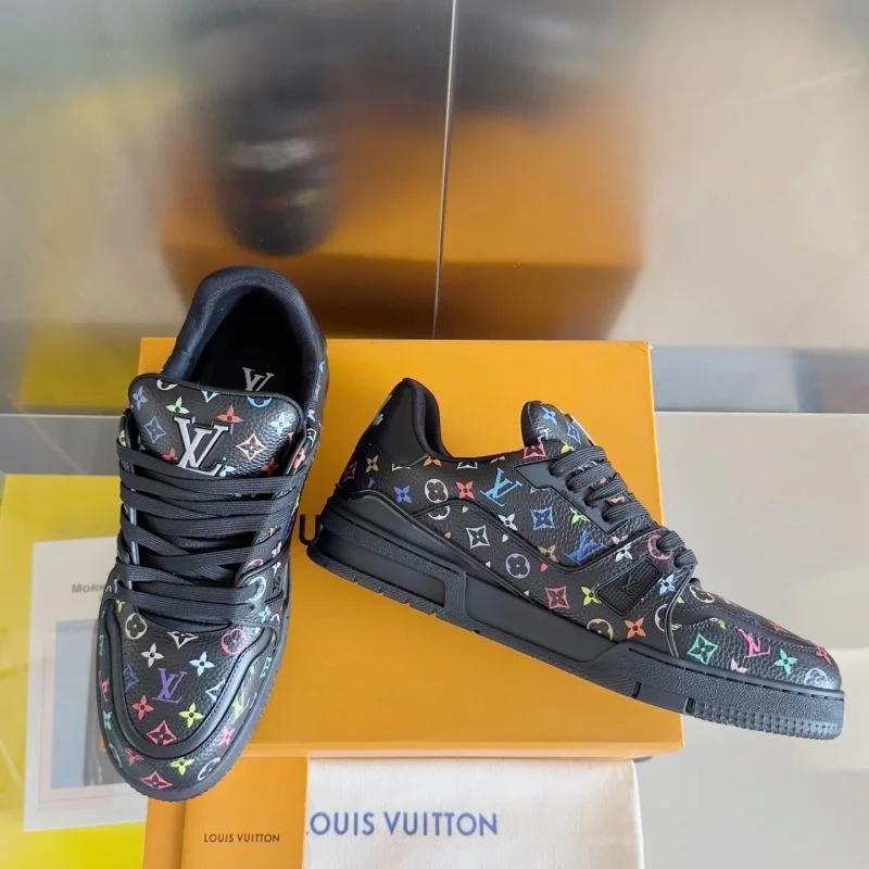 Louis Vuitton Trainer Sneaker Unisex 31517