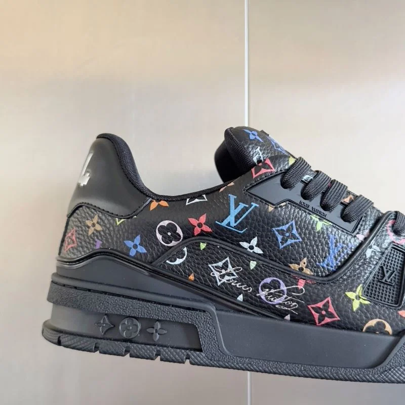 Louis Vuitton Trainer Sneaker Unisex 31517