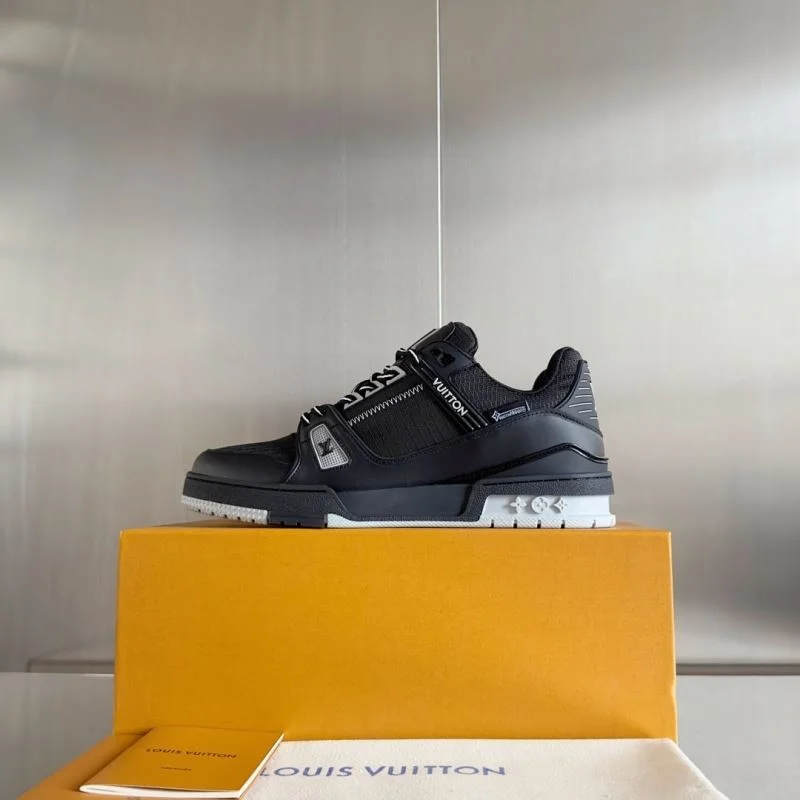 Louis Vuitton Trainer Sneaker Affordable 31516