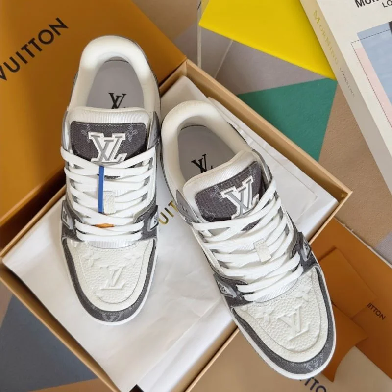Neat Louis Vuitton Trainer Sneaker 31515