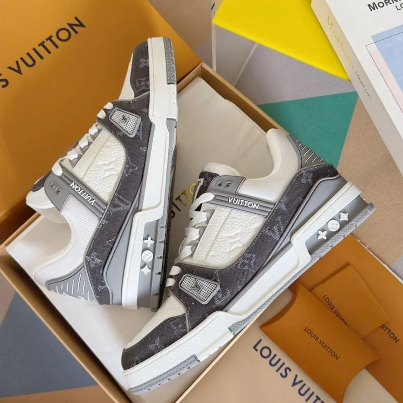 Neat Louis Vuitton Trainer Sneaker 31515