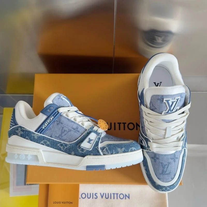 Louis Vuitton Trainer Sneaker Premium 31508