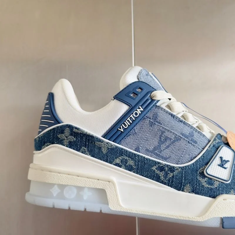 Louis Vuitton Trainer Sneaker Premium 31508