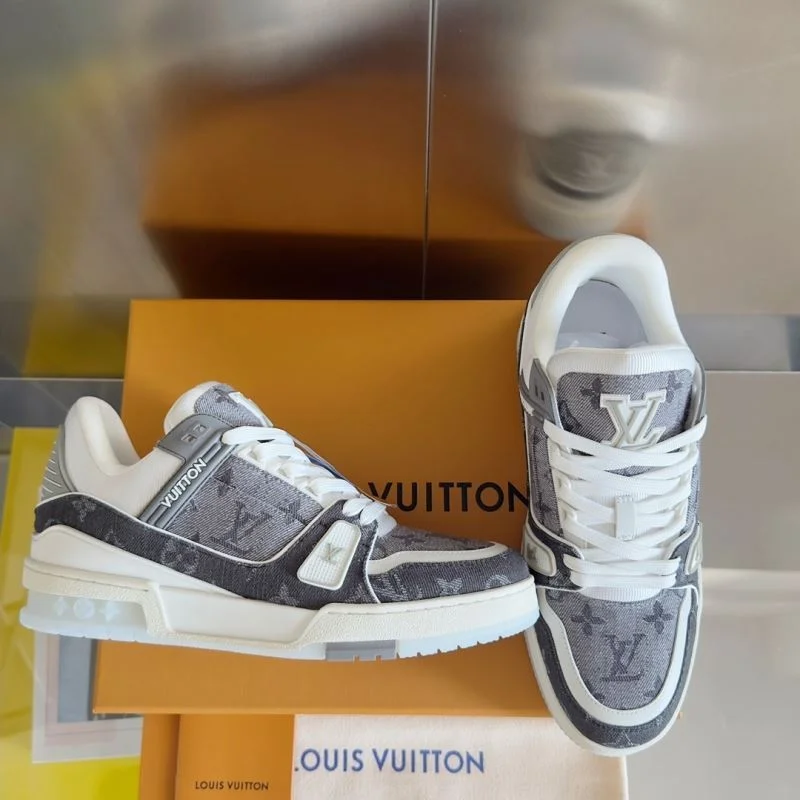 Louis Vuitton Trainer Sneaker Classic 31503