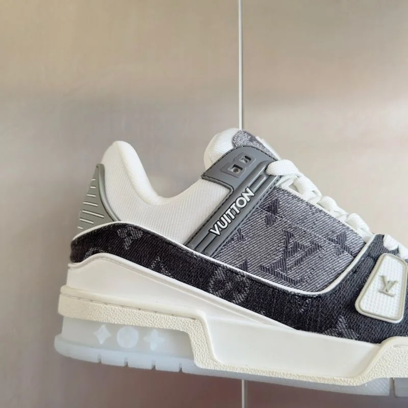 Louis Vuitton Trainer Sneaker Classic 31503