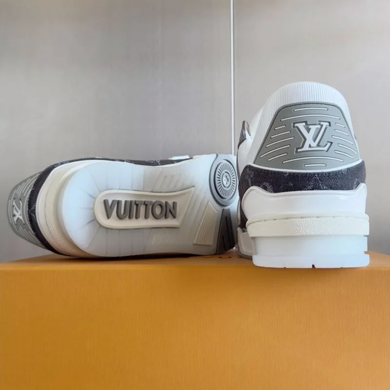 Louis Vuitton Trainer Sneaker Classic 31503