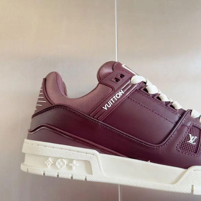 Louis Vuitton Trainer Sneaker Breathable 31507