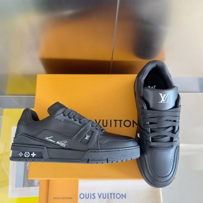 Compact Louis Vuitton Trainer Sneaker 31496