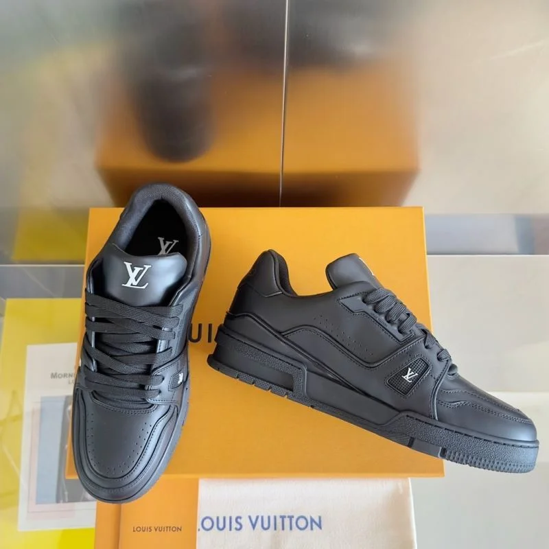 Compact Louis Vuitton Trainer Sneaker 31496