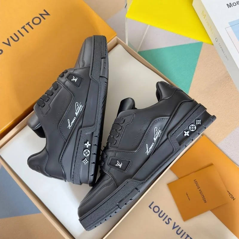 Compact Louis Vuitton Trainer Sneaker 31496