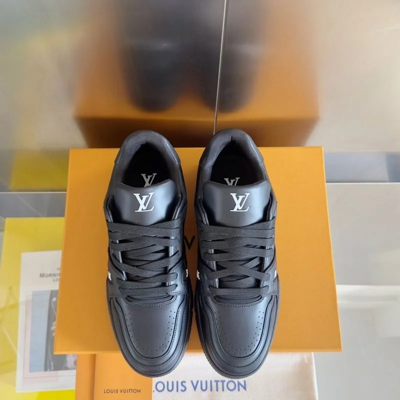 Compact Louis Vuitton Trainer Sneaker 31496