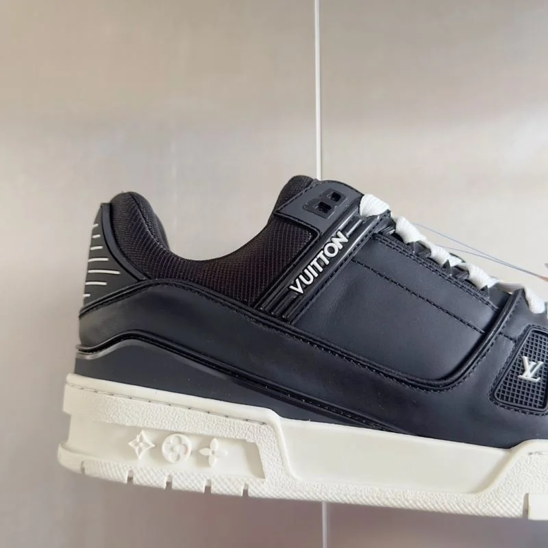 Breathable Louis Vuitton Trainer Sneaker 31512
