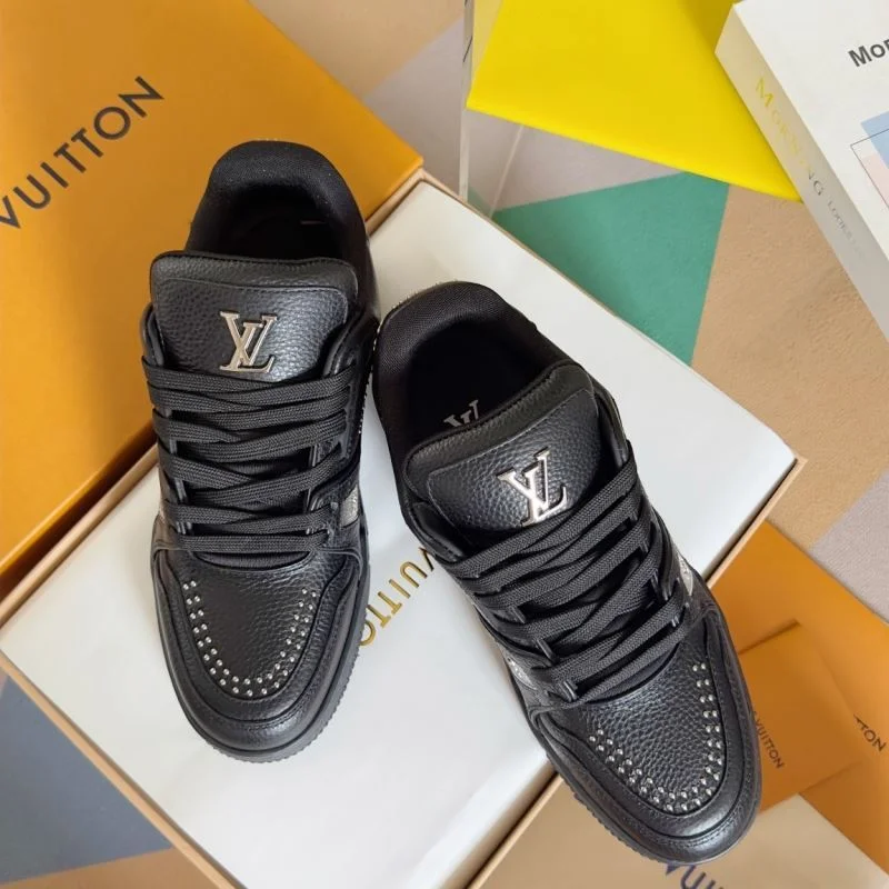 Louis Vuitton Trainer Sneaker EyeCatching 31510